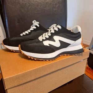 Steve Madden Campo Retro Sneaker